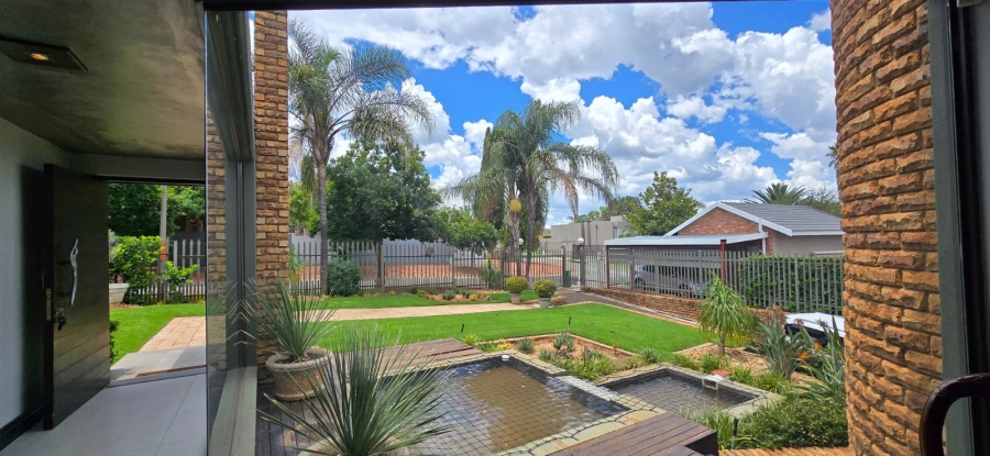 4 Bedroom Property for Sale in Wilkoppies North West